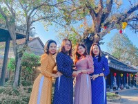 Tôn vinh áo dài Việt Nam